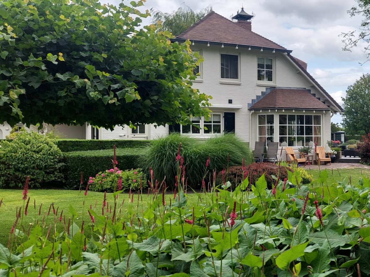 Årlig trädgårdsskötsel.